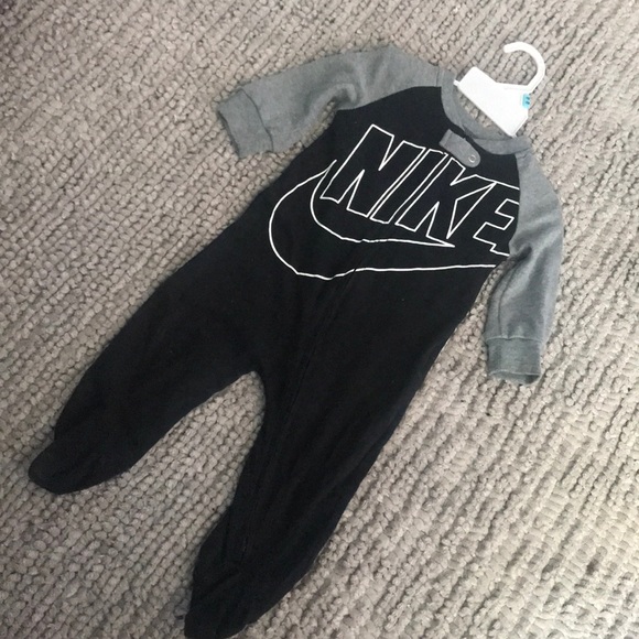 nike sleeper baby boy